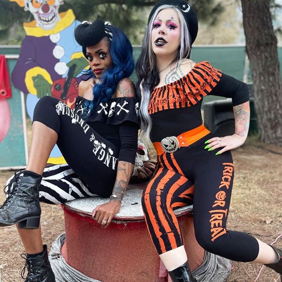 Black & White Skull n Crossbones Striped Ruffle Top S-M-L-XL-2XL-3XL NWT - Picture 5 of 5